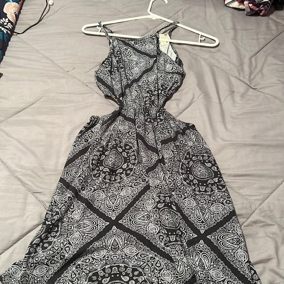 Dresses & Skirts - Dress